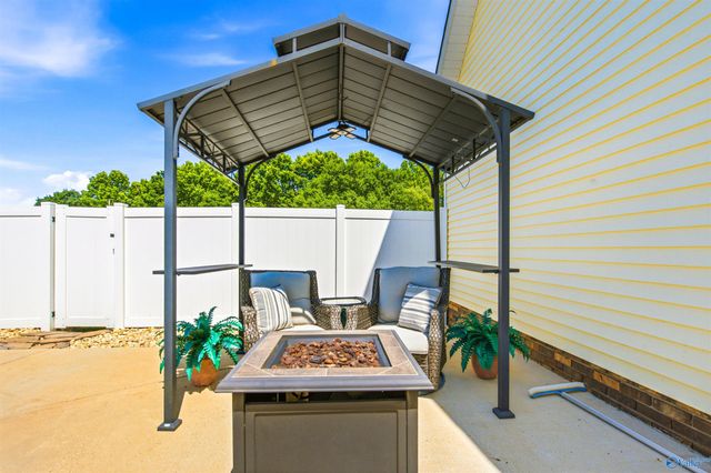 22015 Nelson Road, Elkmont, AL 35620