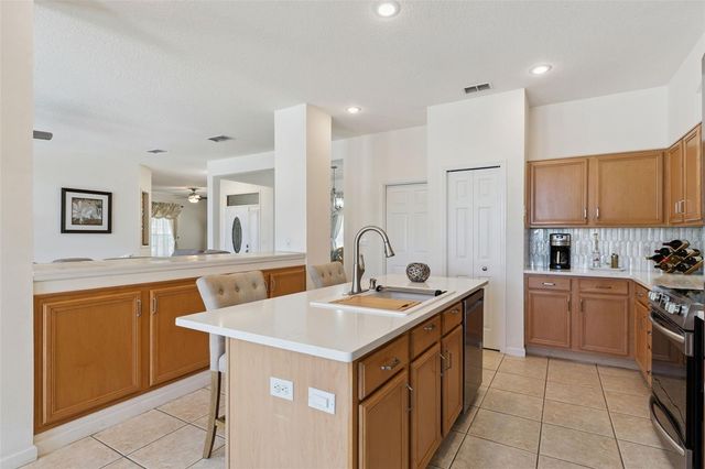 13319 VIA ROMA CIRCLE, Clermont, FL 34711