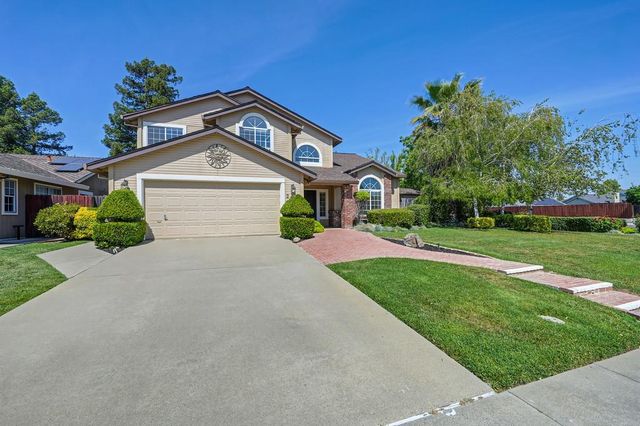 2901 Brenda Way, West Sacramento, CA 95691