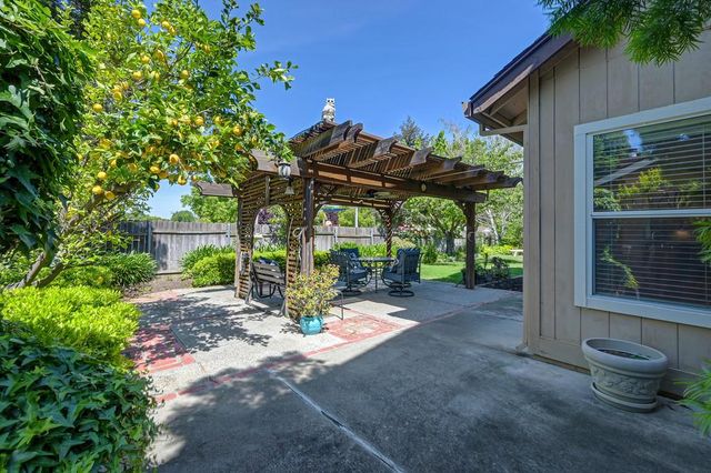 2901 Brenda Way, West Sacramento, CA 95691