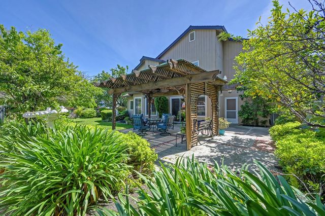 2901 Brenda Way, West Sacramento, CA 95691
