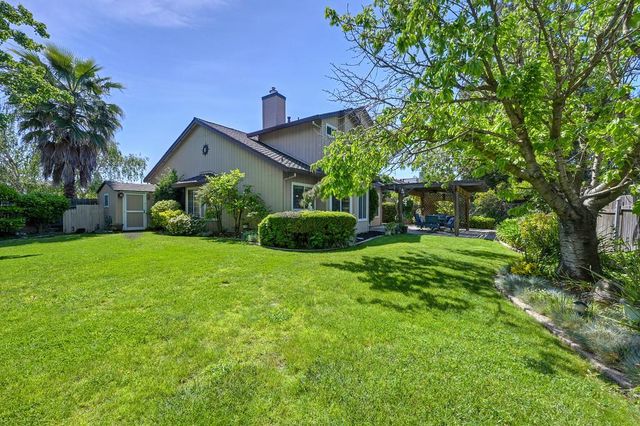 2901 Brenda Way, West Sacramento, CA 95691