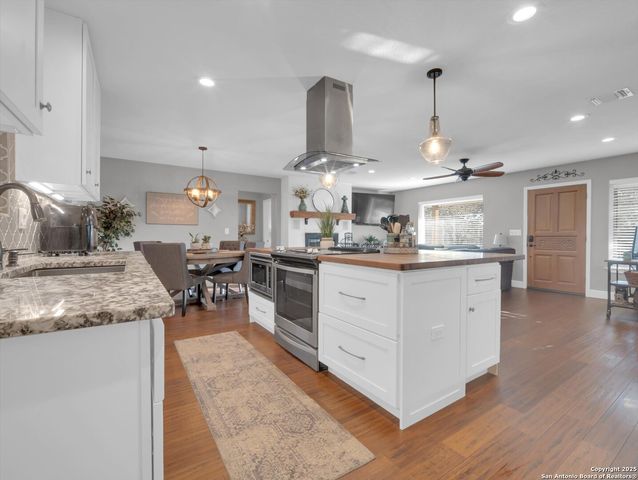 769 Lime Rock, Canyon Lake, TX 78133