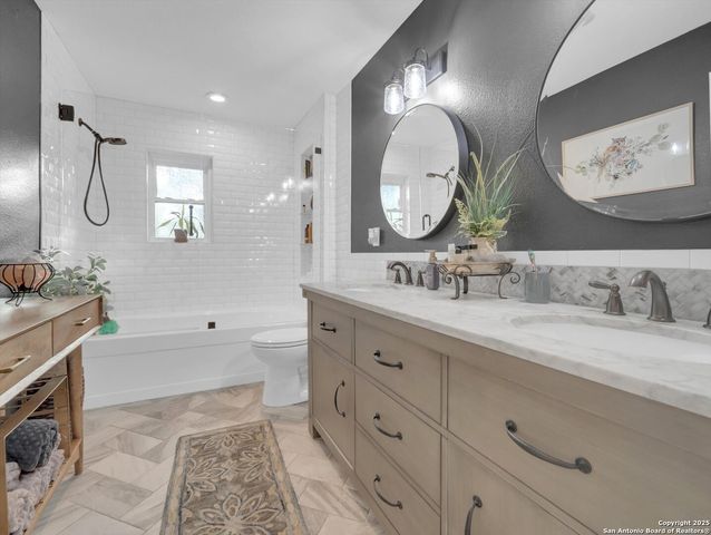 769 Lime Rock, Canyon Lake, TX 78133