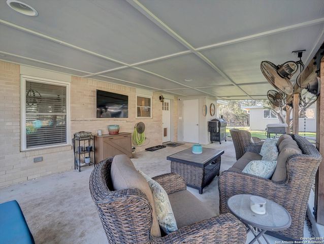 769 Lime Rock, Canyon Lake, TX 78133