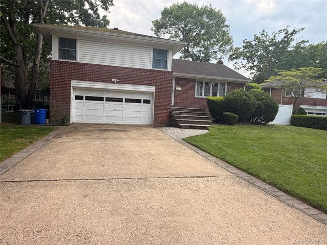 748 Leslie Lane, East Meadow, NY 11554