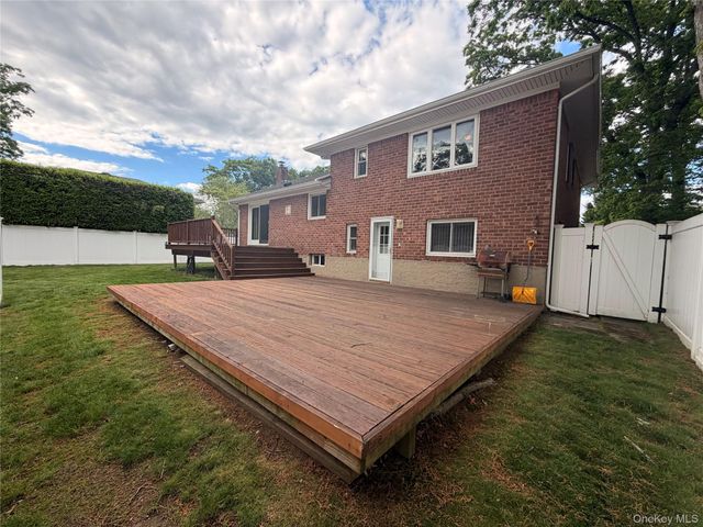 748 Leslie Lane, East Meadow, NY 11554