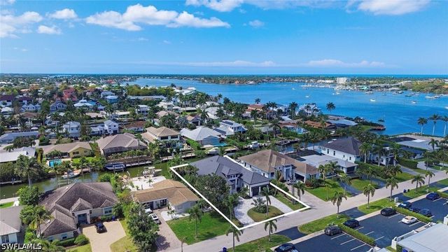 1456 Curlew AVE, Naples, FL 34102