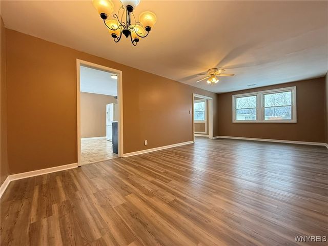 52 Carol Lane, Grand Island, NY 14072