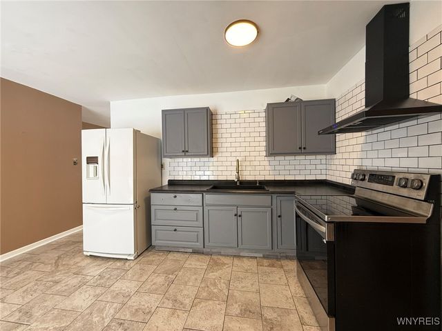 52 Carol Lane, Grand Island, NY 14072