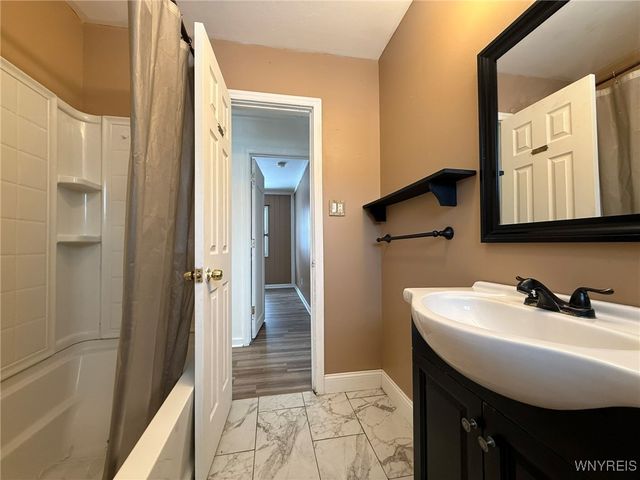 52 Carol Lane, Grand Island, NY 14072