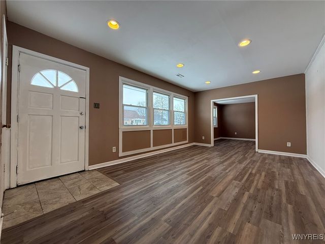 52 Carol Lane, Grand Island, NY 14072