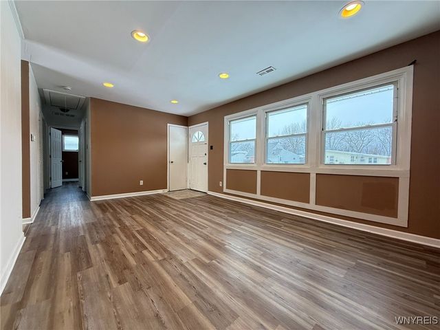 52 Carol Lane, Grand Island, NY 14072