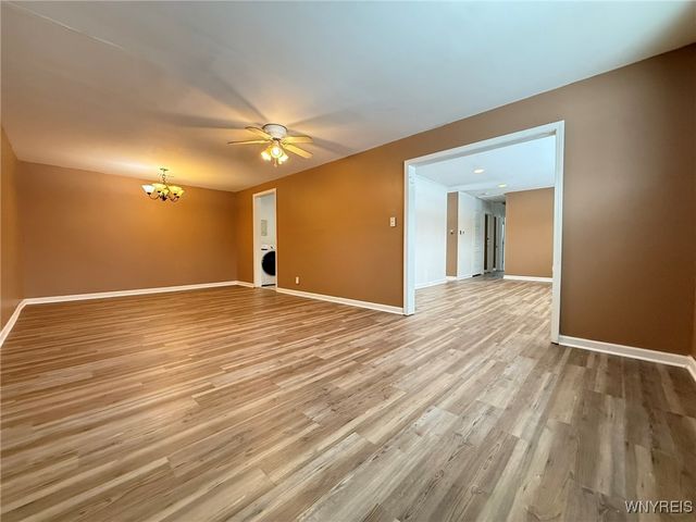 52 Carol Lane, Grand Island, NY 14072