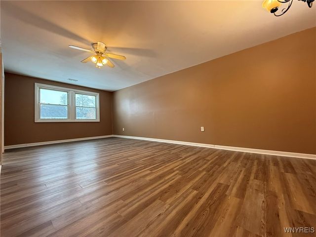 52 Carol Lane, Grand Island, NY 14072