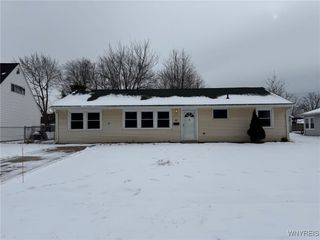52 Carol Lane, Grand Island, NY 14072