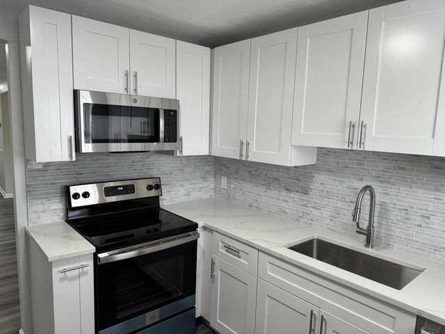 747 E Prima Vista Boulevard, Port St. Lucie, Port St Lucie, FL 34952