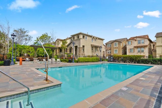 760 Mente Linda Loop, Milpitas, CA 95035