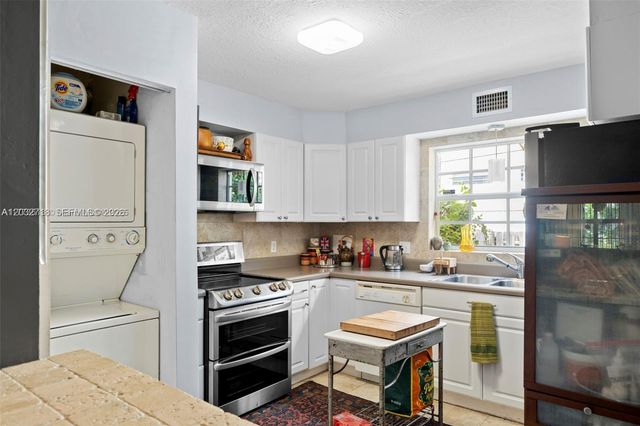 1965 Sans Souci Blvd 0, North Miami, FL 33181
