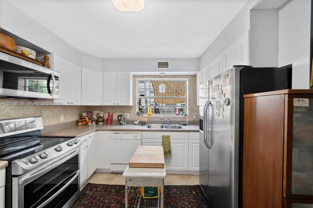1965 Sans Souci Blvd 0, North Miami, FL 33181