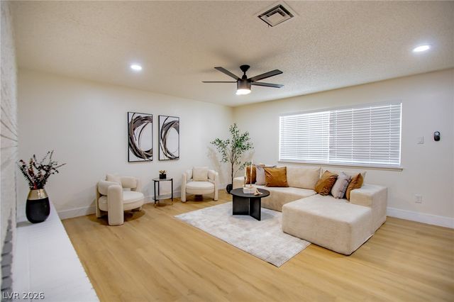 275 Pecos Way, Las Vegas, NV 89121