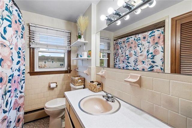 46 Auburn Avenue, Johnston, RI 02919