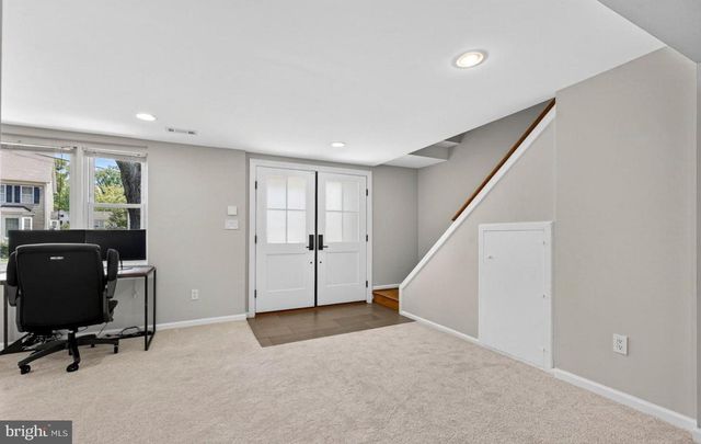 1109 HILLCREST DR SW, Vienna, VA 22180