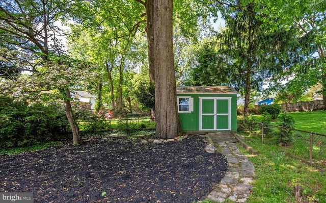 1109 HILLCREST DR SW, Vienna, VA 22180