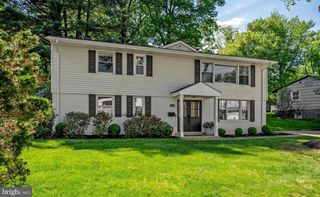 1109 HILLCREST DR SW, Vienna, VA 22180