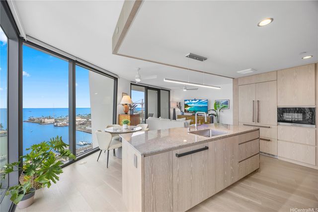 1000 Auahi Street 2100, Honolulu, HI 96814