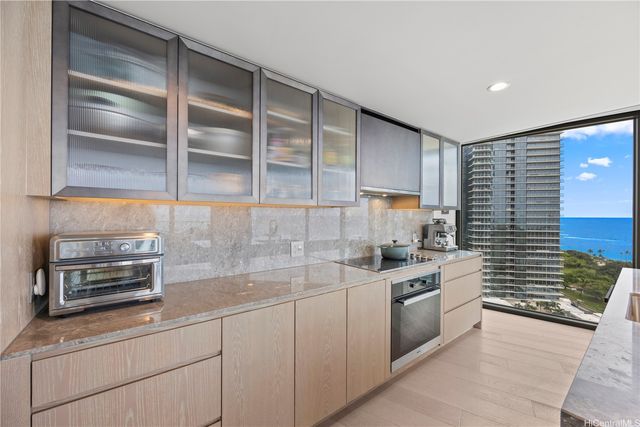 1000 Auahi Street 2100, Honolulu, HI 96814