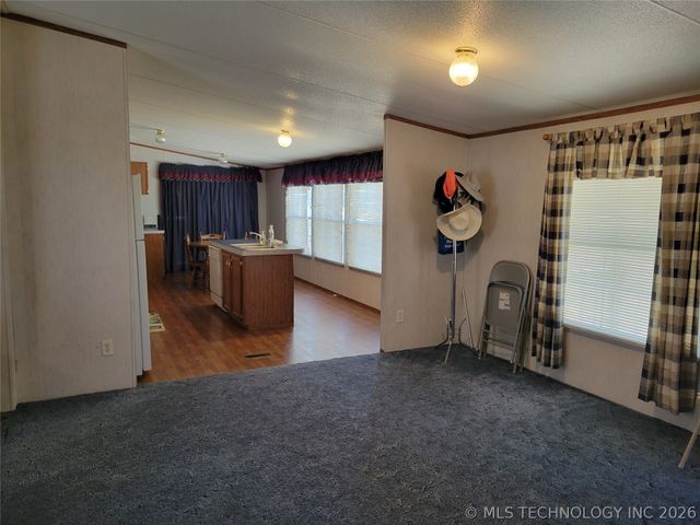 102 James Thomas, Eufaula, OK 74432