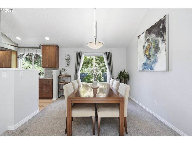 9824 Sw Quail Post Rd, Portland, OR 97219
