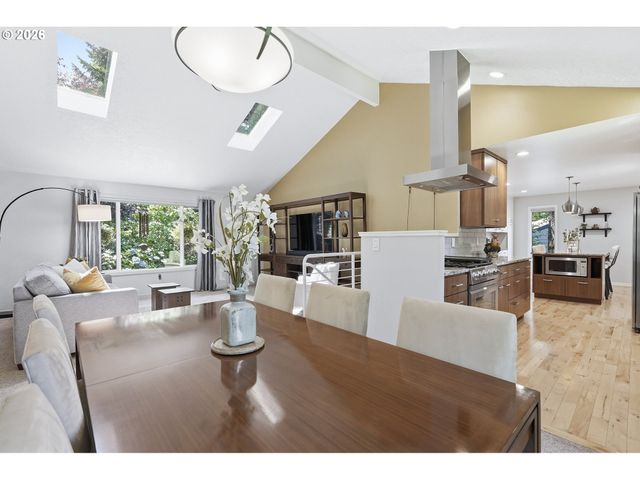 9824 Sw Quail Post Rd, Portland, OR 97219