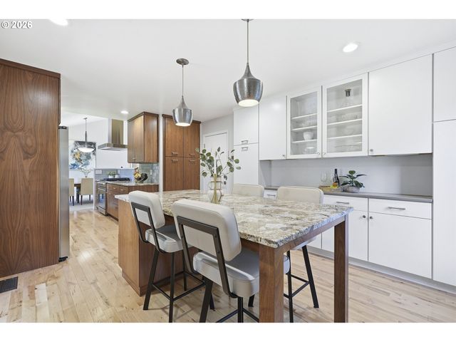 9824 Sw Quail Post Rd, Portland, OR 97219