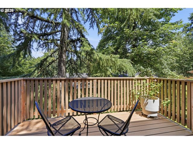 9824 Sw Quail Post Rd, Portland, OR 97219