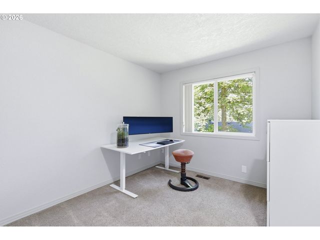 9824 Sw Quail Post Rd, Portland, OR 97219