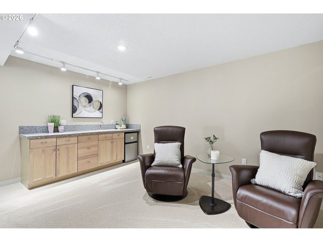 9824 Sw Quail Post Rd, Portland, OR 97219