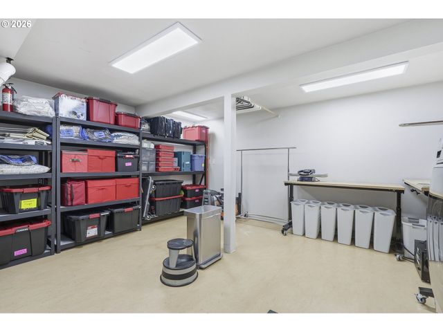 9824 Sw Quail Post Rd, Portland, OR 97219