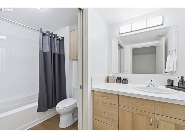 9824 Sw Quail Post Rd, Portland, OR 97219