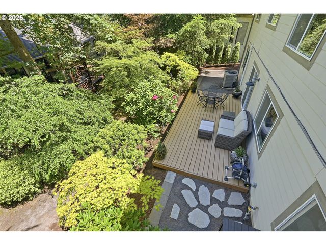 9824 Sw Quail Post Rd, Portland, OR 97219