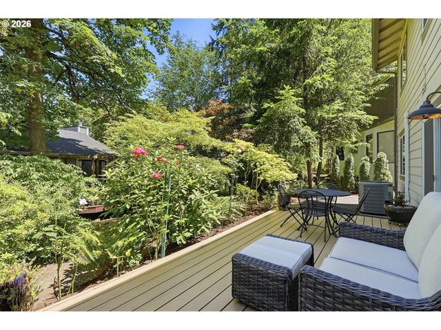 9824 Sw Quail Post Rd, Portland, OR 97219