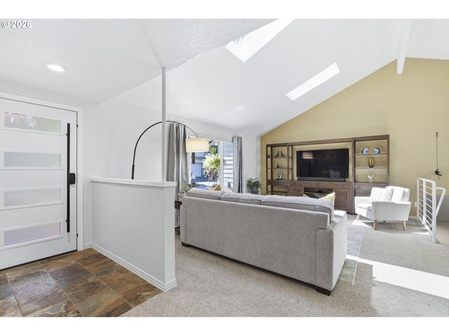 9824 Sw Quail Post Rd, Portland, OR 97219