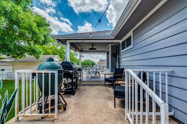 175 Wetzel, Kyle, TX 78640