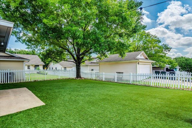 175 Wetzel, Kyle, TX 78640
