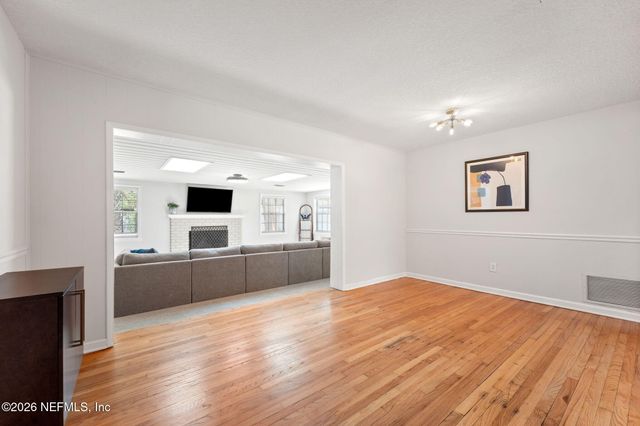 6144 ROBBINS Circle N, Jacksonville, FL 32211