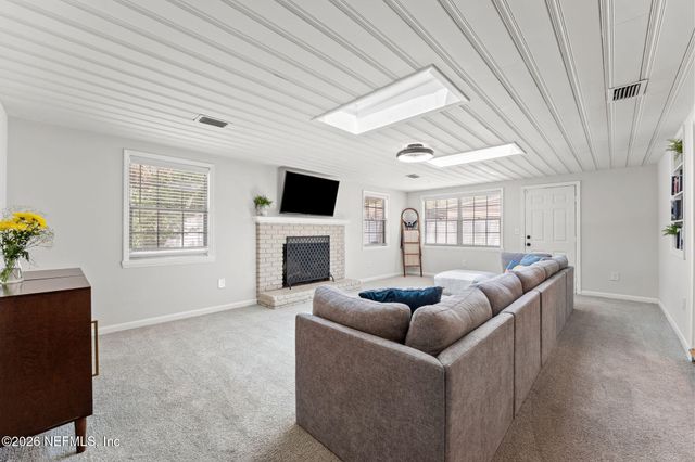 6144 ROBBINS Circle N, Jacksonville, FL 32211