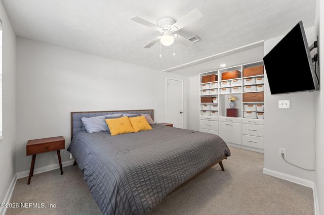 6144 ROBBINS Circle N, Jacksonville, FL 32211