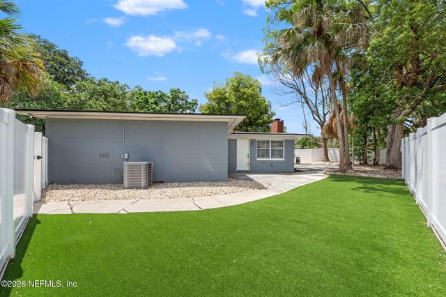 6144 ROBBINS Circle N, Jacksonville, FL 32211