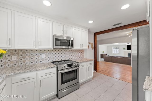 6144 ROBBINS Circle N, Jacksonville, FL 32211